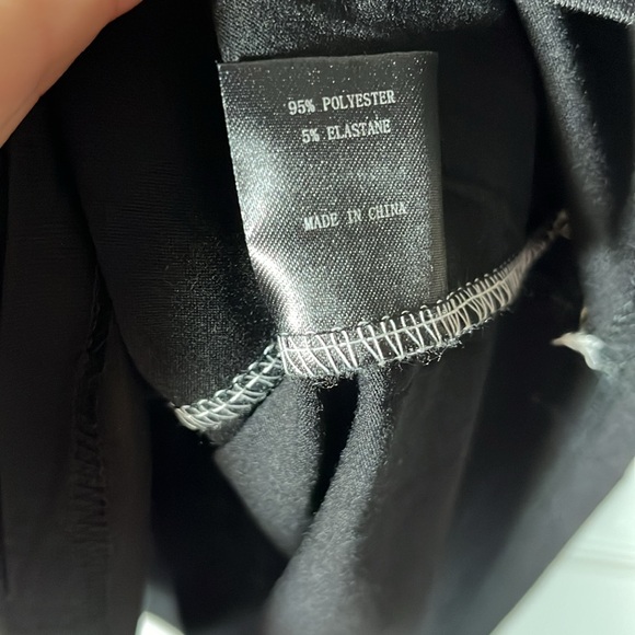 UDear tunic top NWT pull over black with rose polka dot pattern sleeves XL - Picture 7 of 12